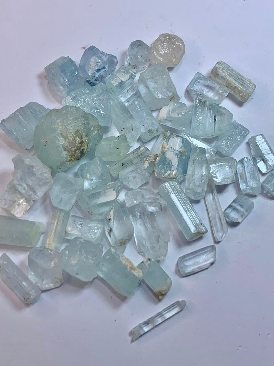 400 Carats Natural Crystals of Aquamarine Rough Gemstones