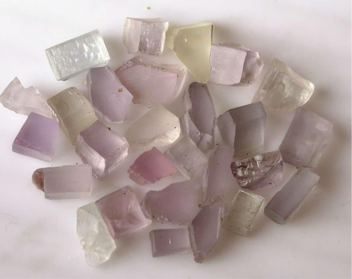 45 Grams / 225 Carats Natural Spodumene Kunzite Stone For Faceting