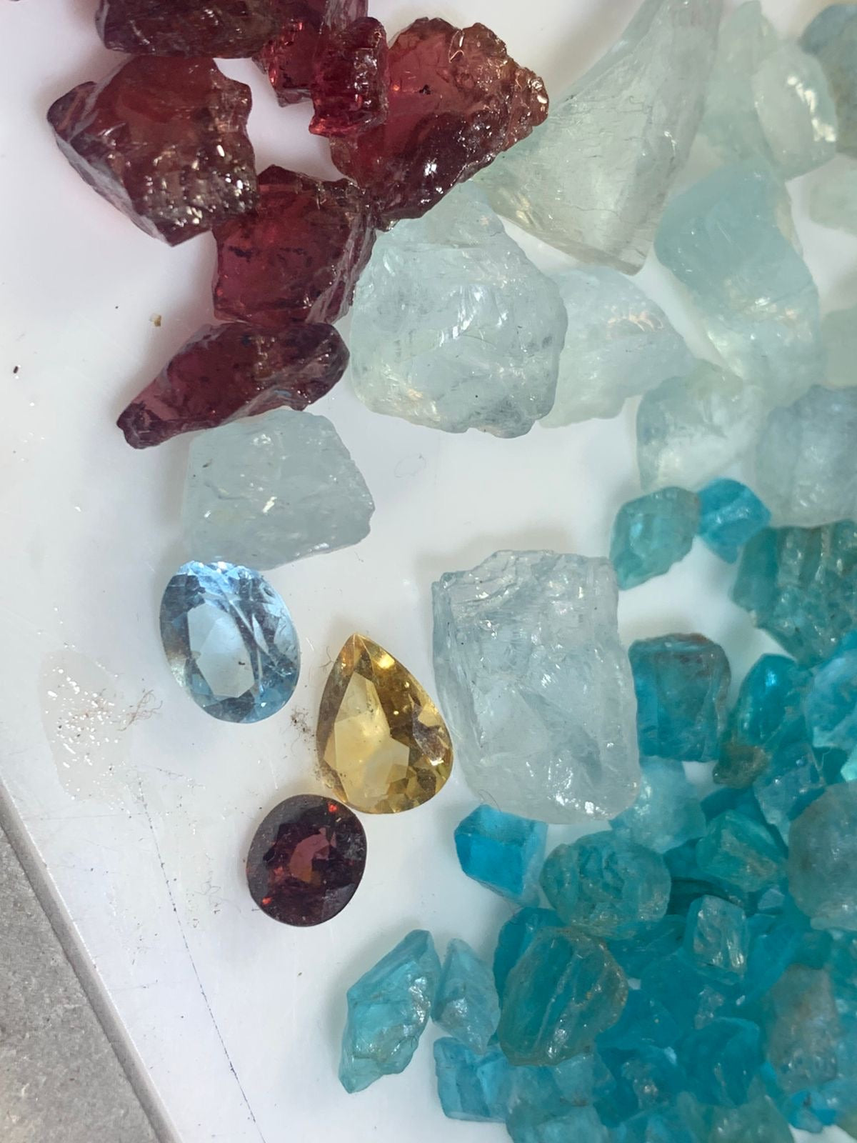Small Parcel of Facet Grade Rough Stones and Loose Cut Gemstones