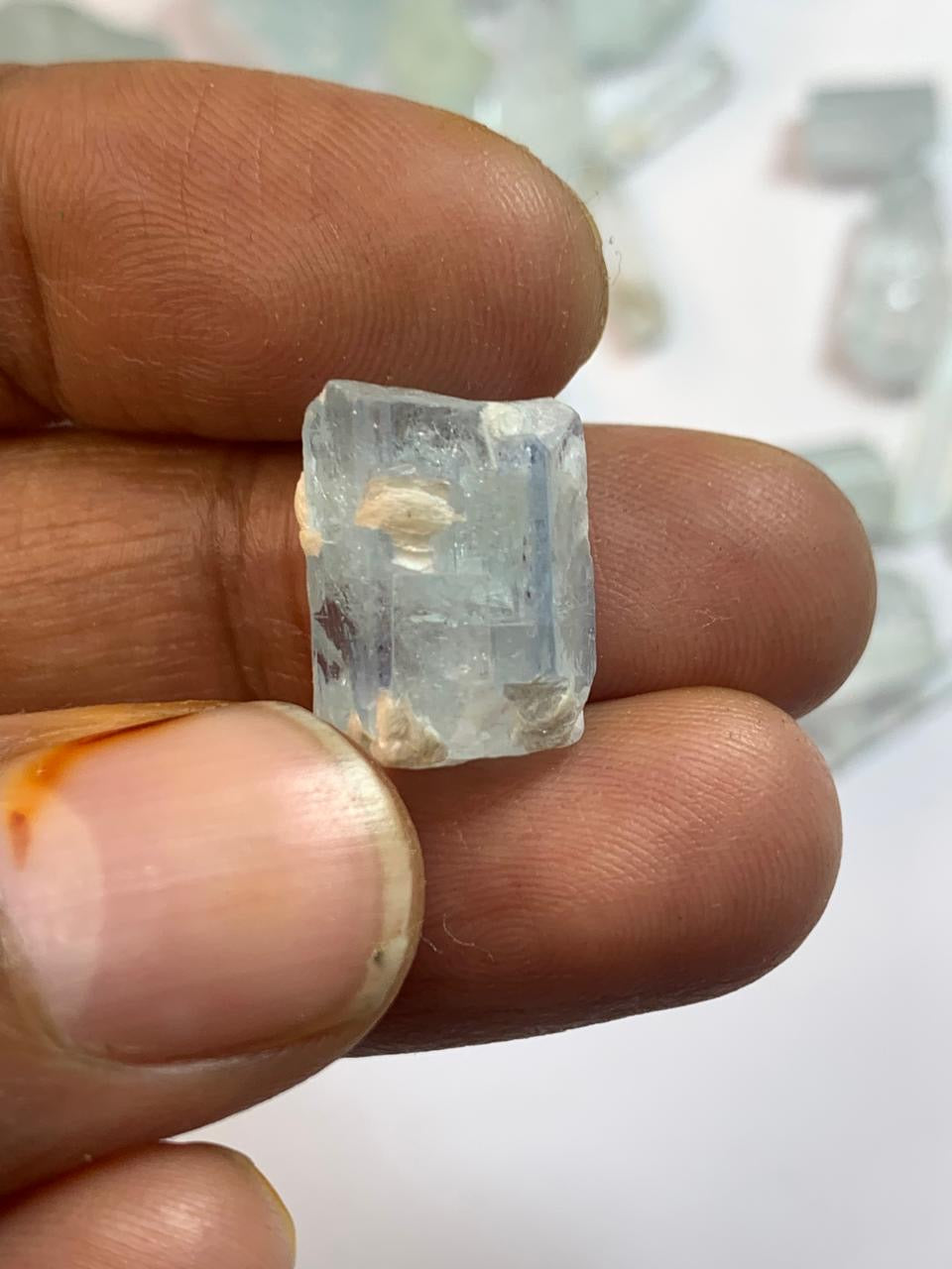 400 Carats Natural Crystals of Aquamarine Rough Gemstones