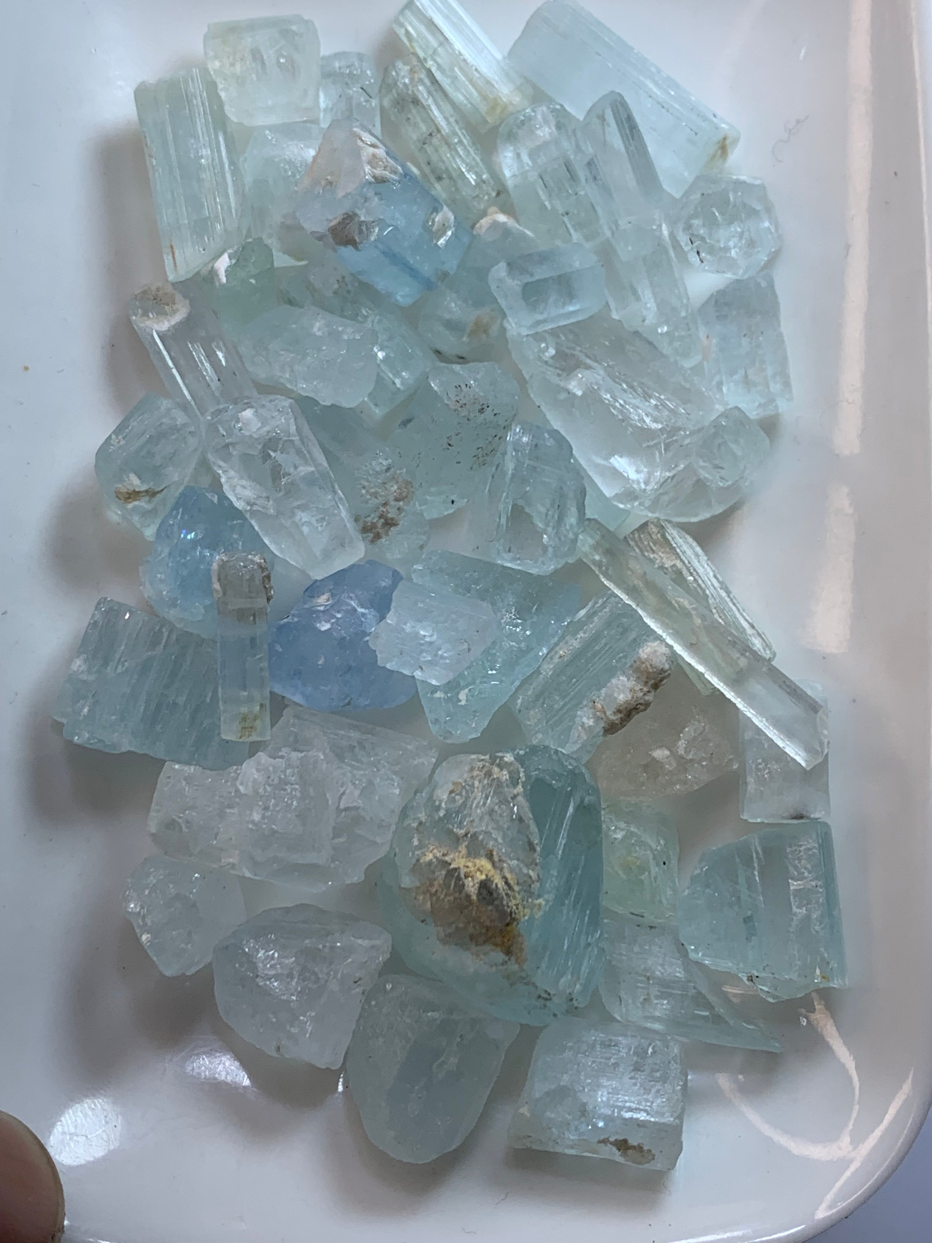 400 Carats Natural Crystals of Aquamarine Rough Gemstones