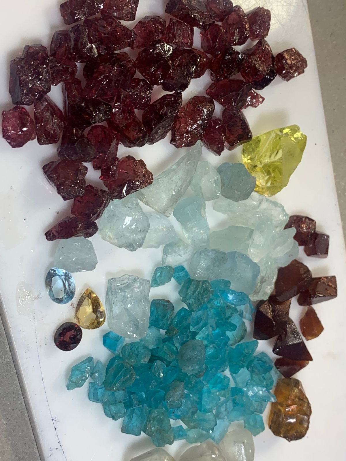 Small Parcel of Facet Grade Rough Stones and Loose Cut Gemstones