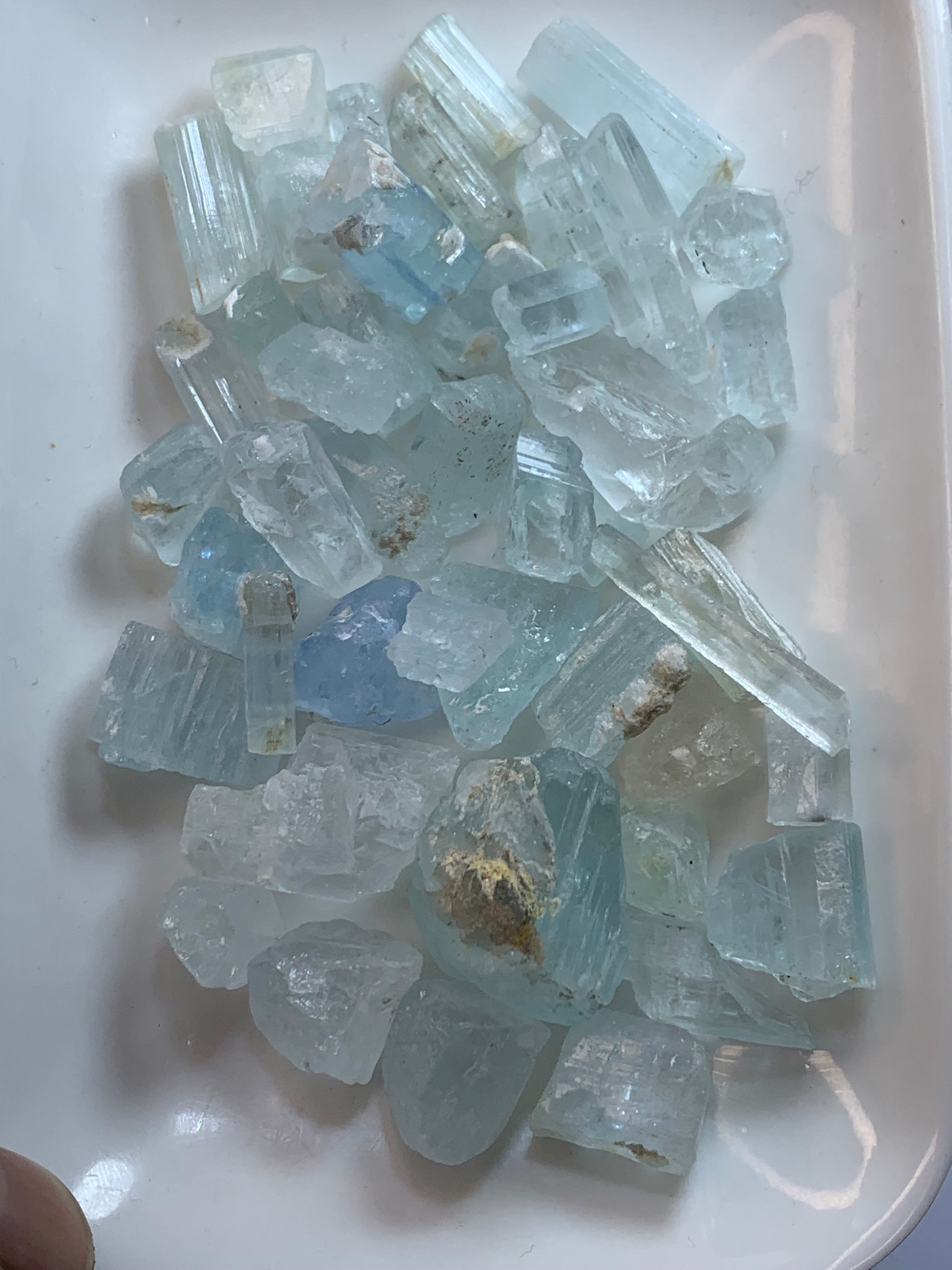 400 Carats Natural Crystals of Aquamarine Rough Gemstones