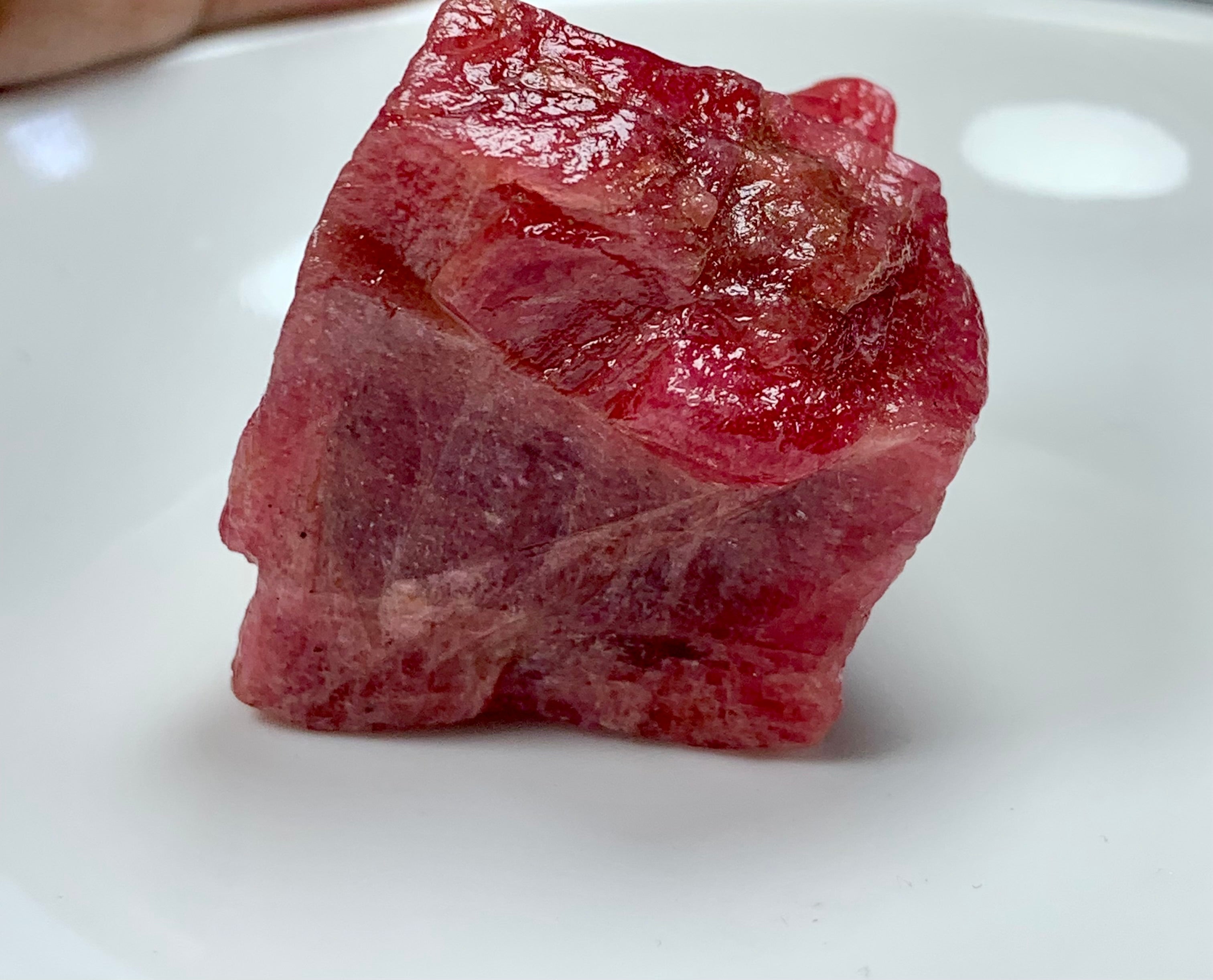 Rhodonite rough gemstone market