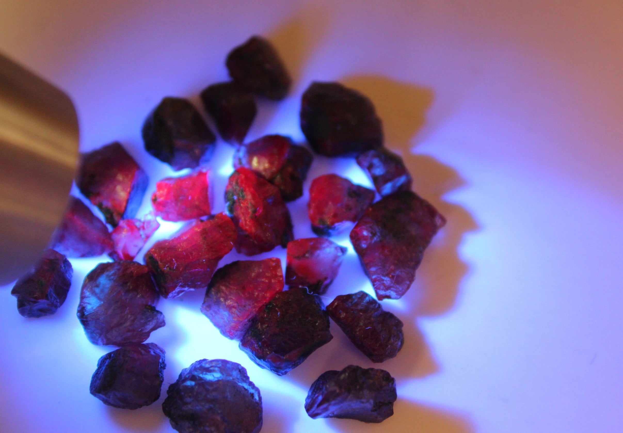 rough kashmir sapphire for faceting