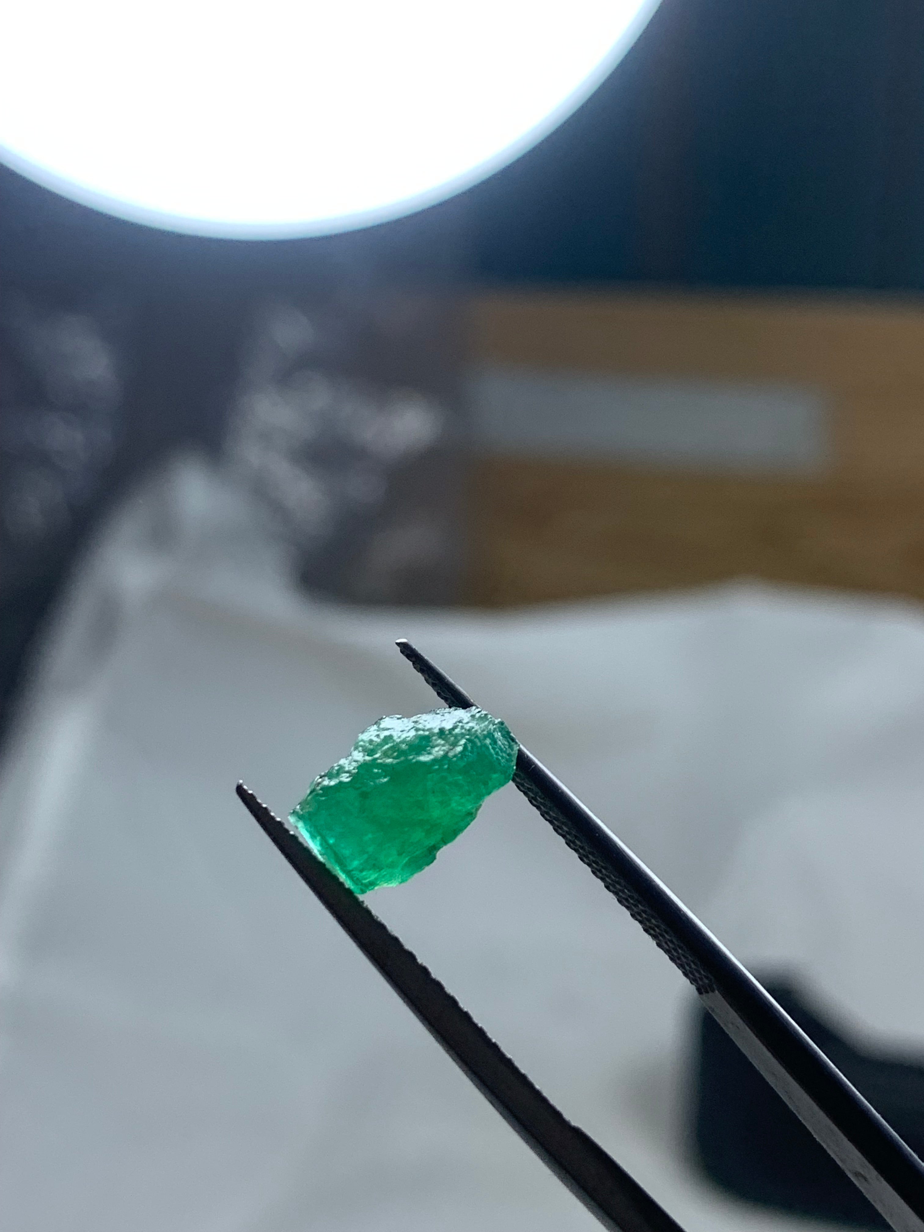 Emerald raw stones sale