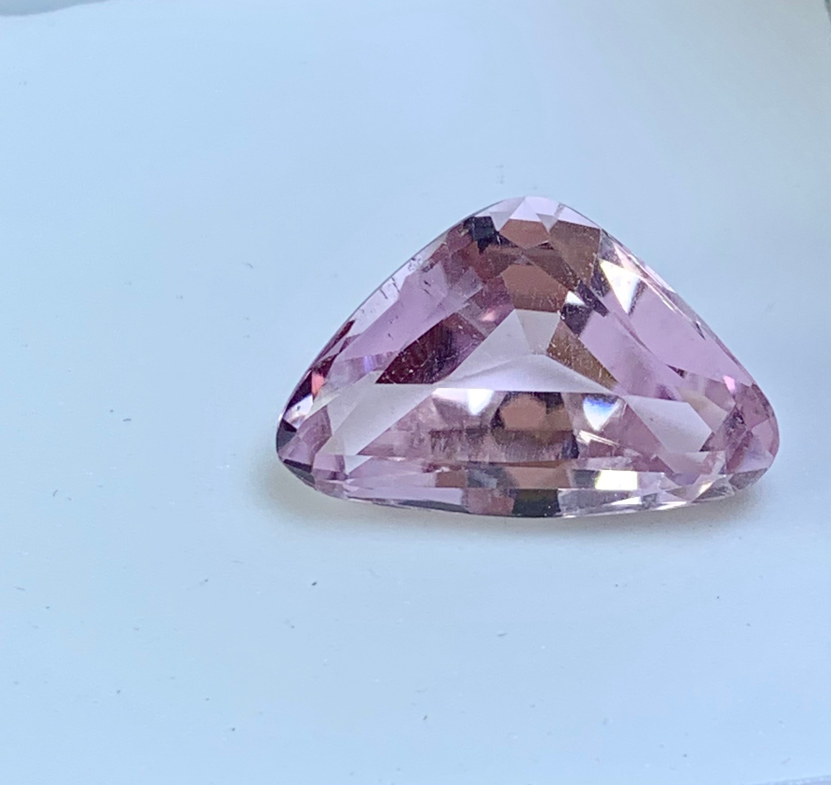 Spodumene versus other gemstones