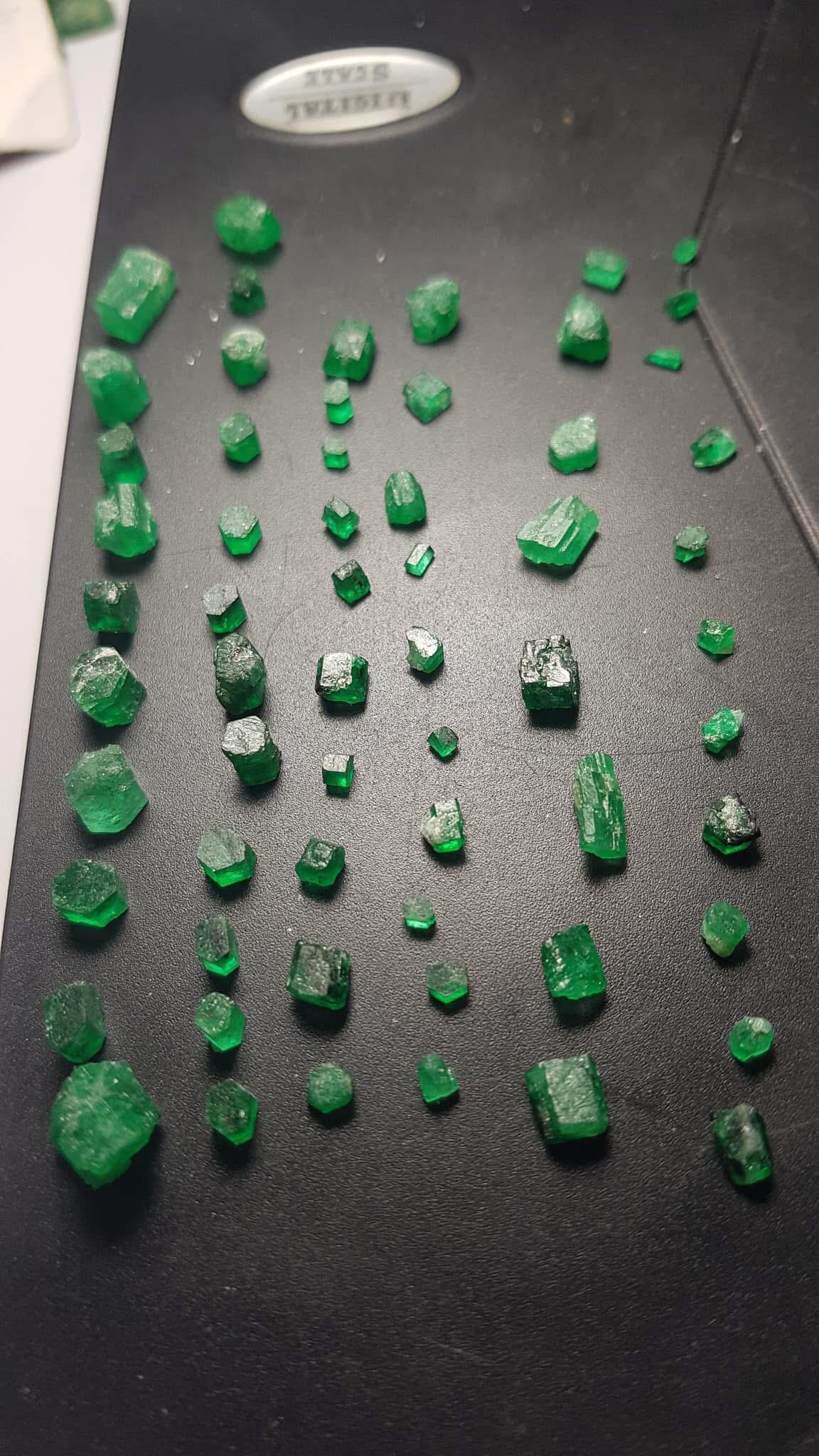 rough emerald stone