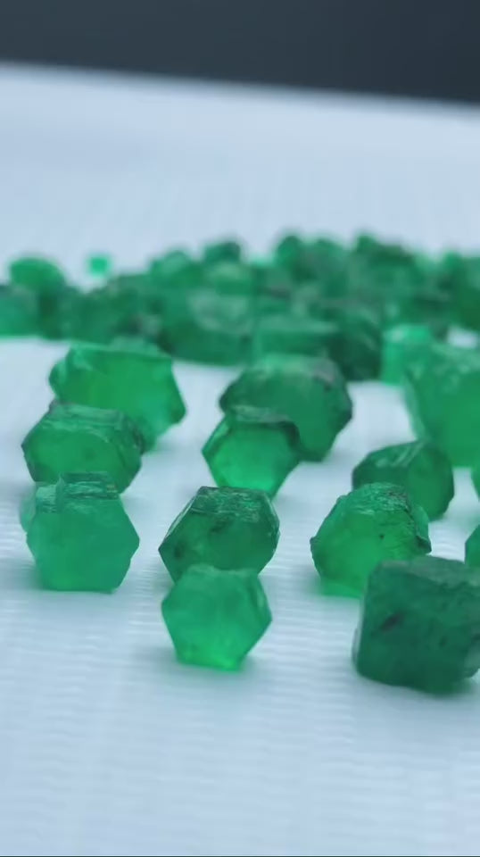 Natural Swat Emerald 150 carats - Uncut Gemstones