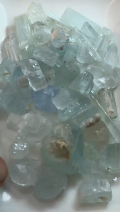 400 Carats Natural Crystals of Aquamarine Rough Gemstones