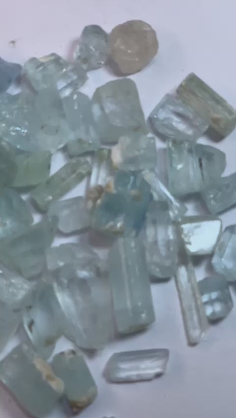 400 Carats Natural Crystals of Aquamarine Rough Gemstones