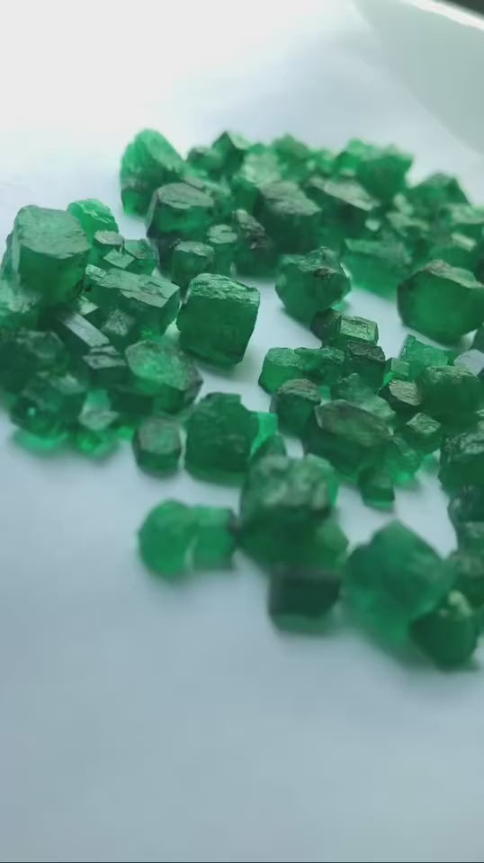 Natural Swat Emerald 150 carats - Uncut Gemstones