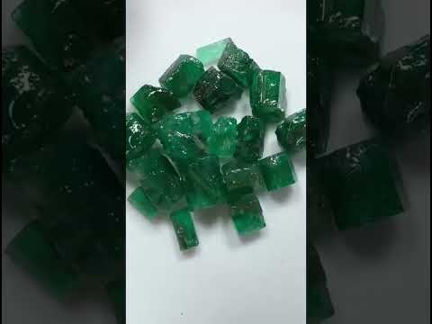 41 Carats Of Natural Rough Swat Emerald| Raw Uncut Gemstone