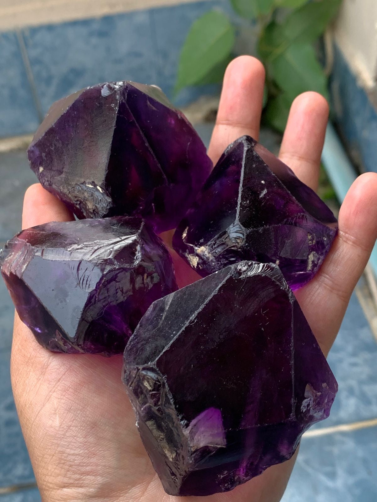raw amethyst stones