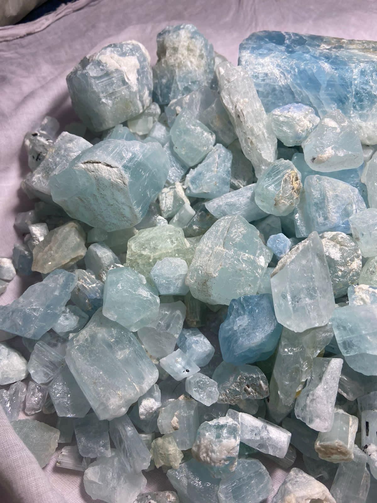 raw aquamarine stone for sale