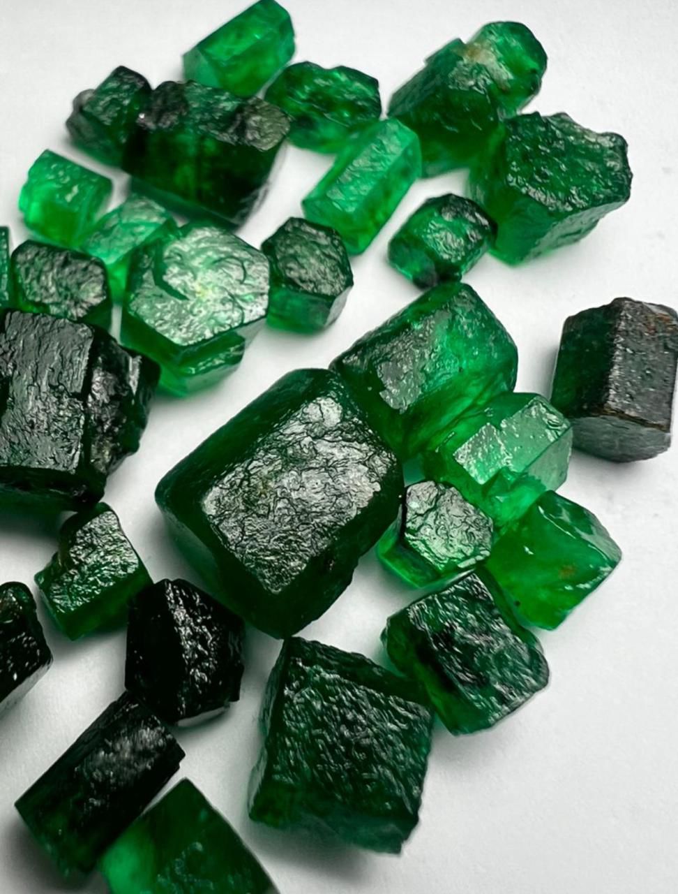 25 Carats Swat Emerald For Faceting |Natural Rough Gemstone