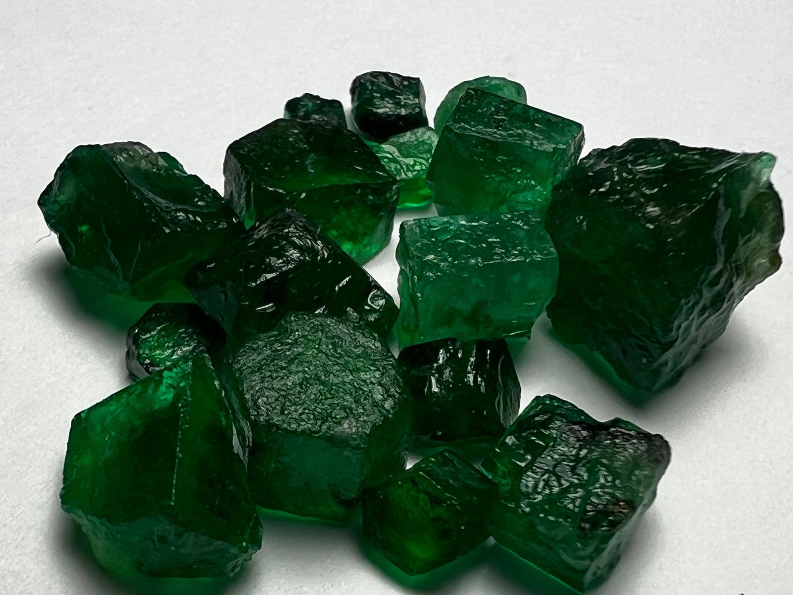 25 Carats Swat Emerald For Faceting |Natural Rough Gemstone