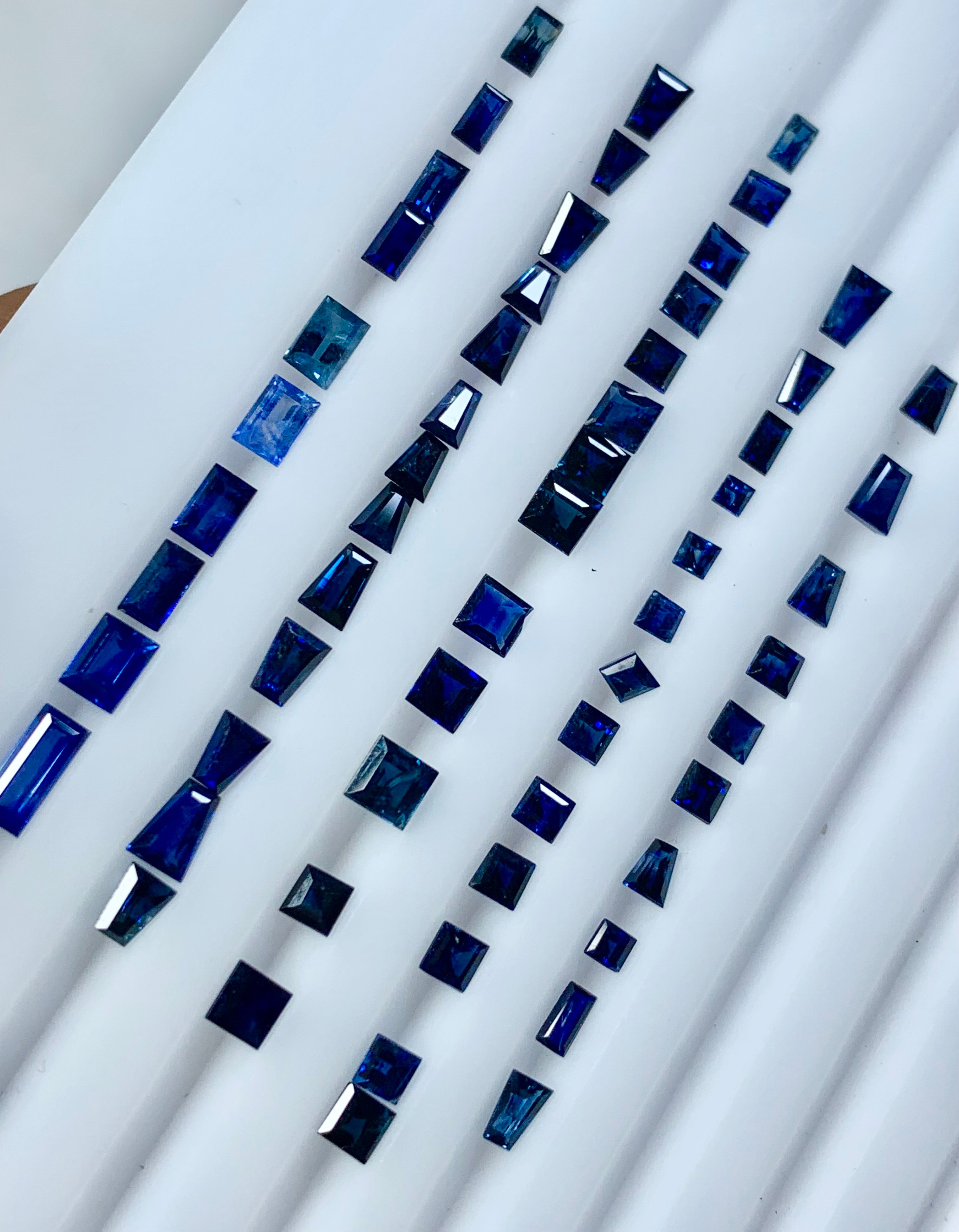 sapphire faceted stone suppliers