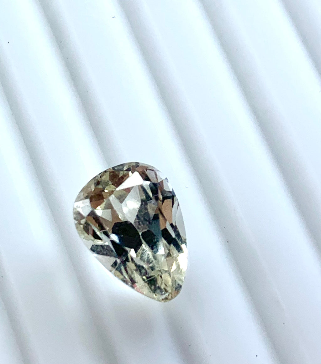 4.25Carats Light Yellow Spodumene Kunzite Loose Gemstone Single Piece