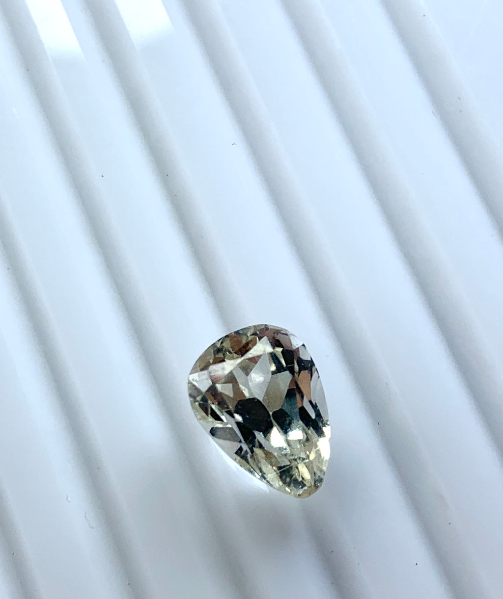 4.25Carats Light Yellow Spodumene Kunzite Loose Gemstone Single Piece