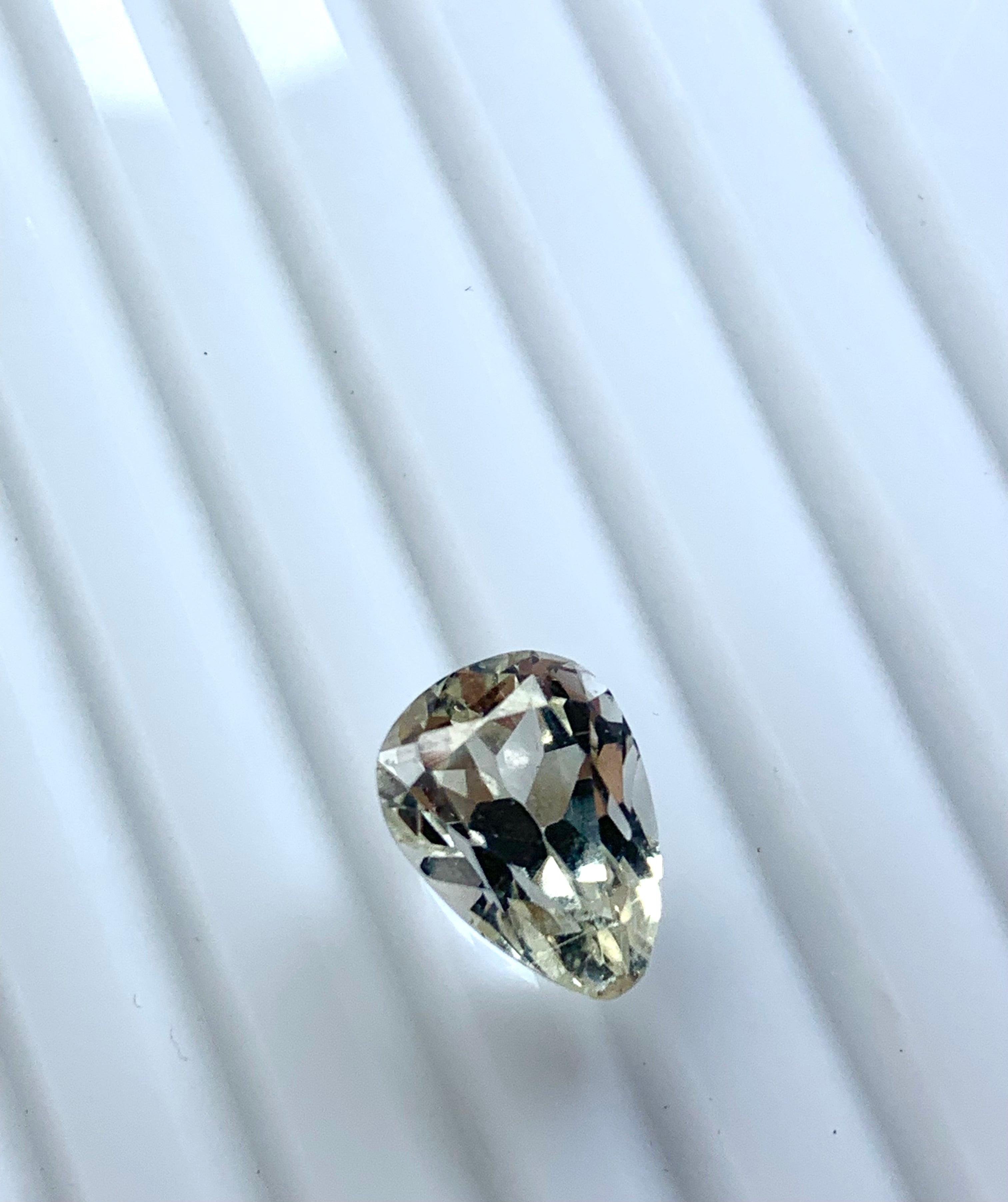 4.25Carats Light Yellow Spodumene Kunzite Loose Gemstone Single Piece