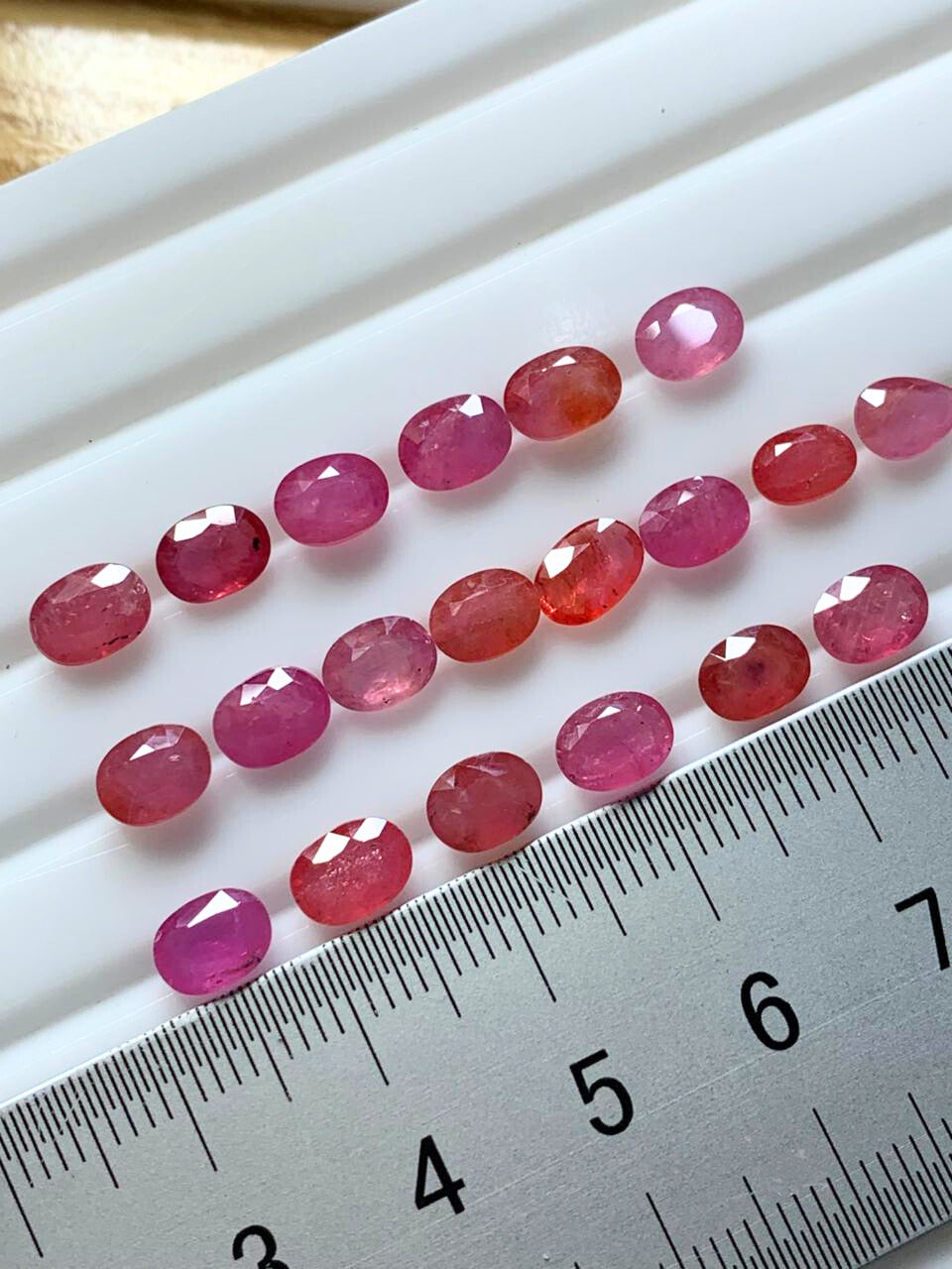  reddish pink sapphire 18ct wholesale