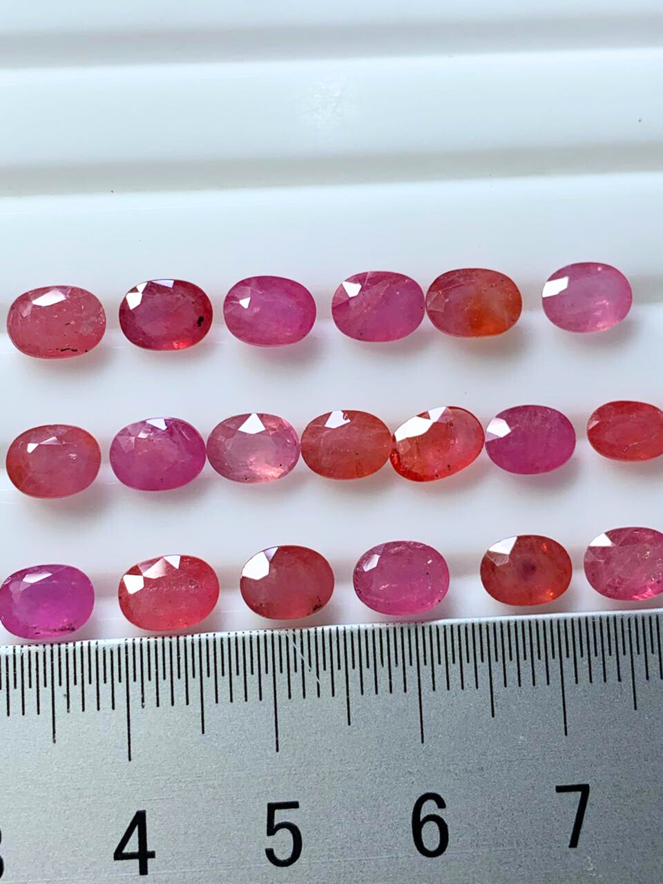 18 carats Reddish Pink Sapphire | Cut Sapphire