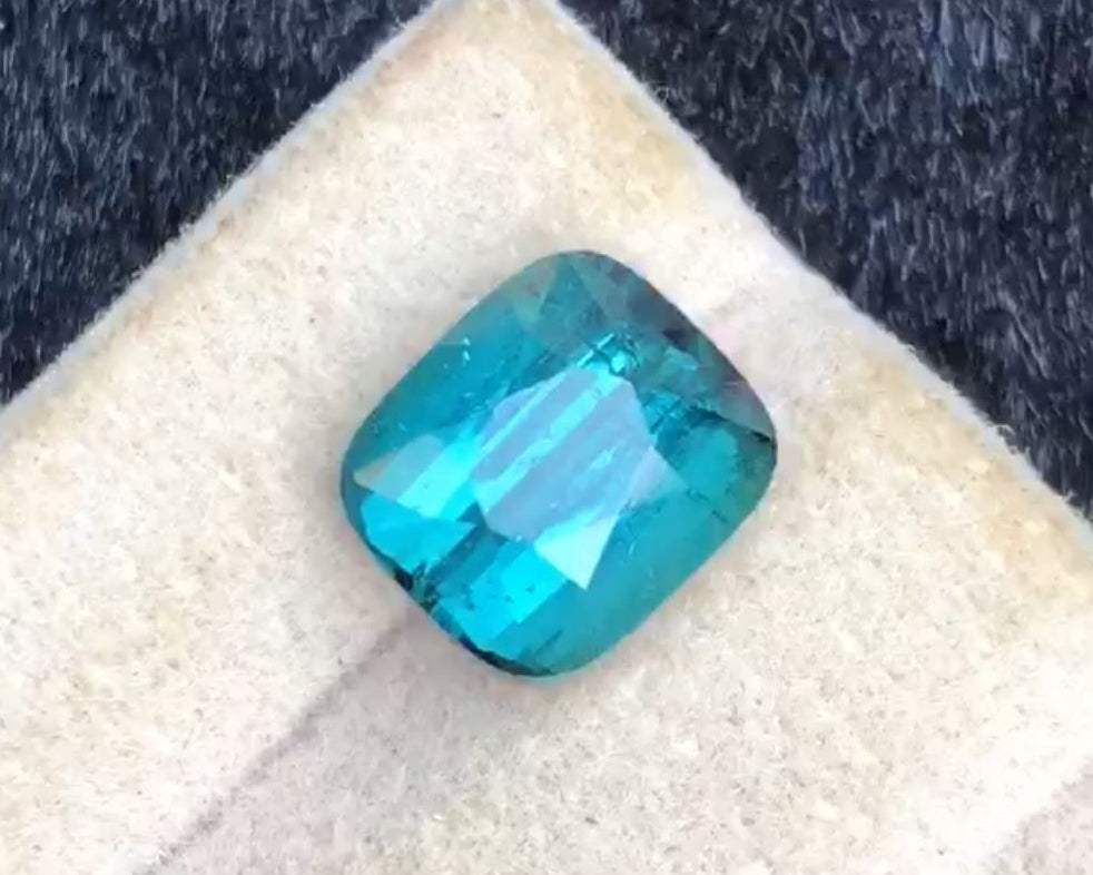 3 carat eye-clean lagoon tourmaline gemstone

