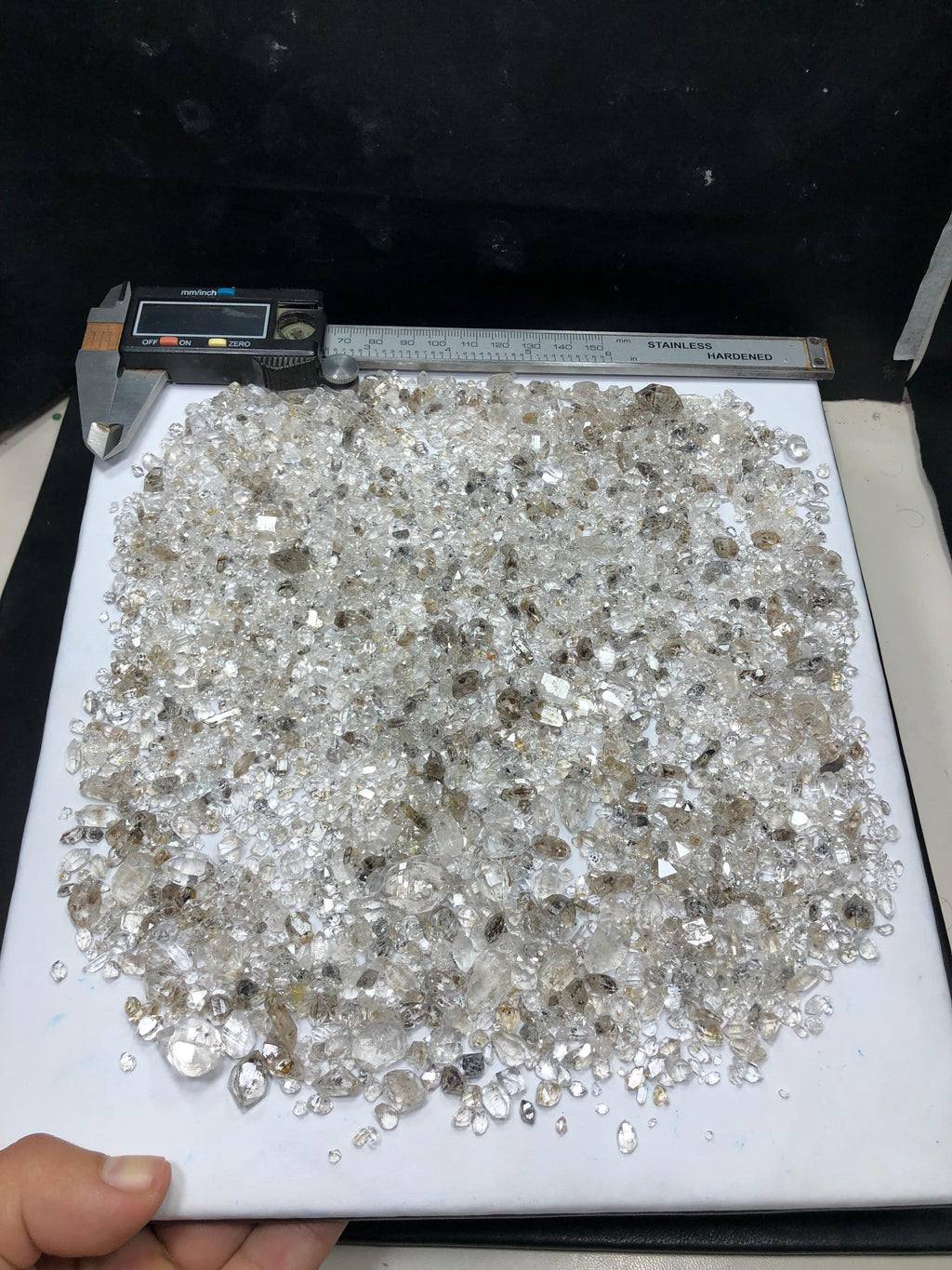 571g raw diamond quartz crystals untreated

