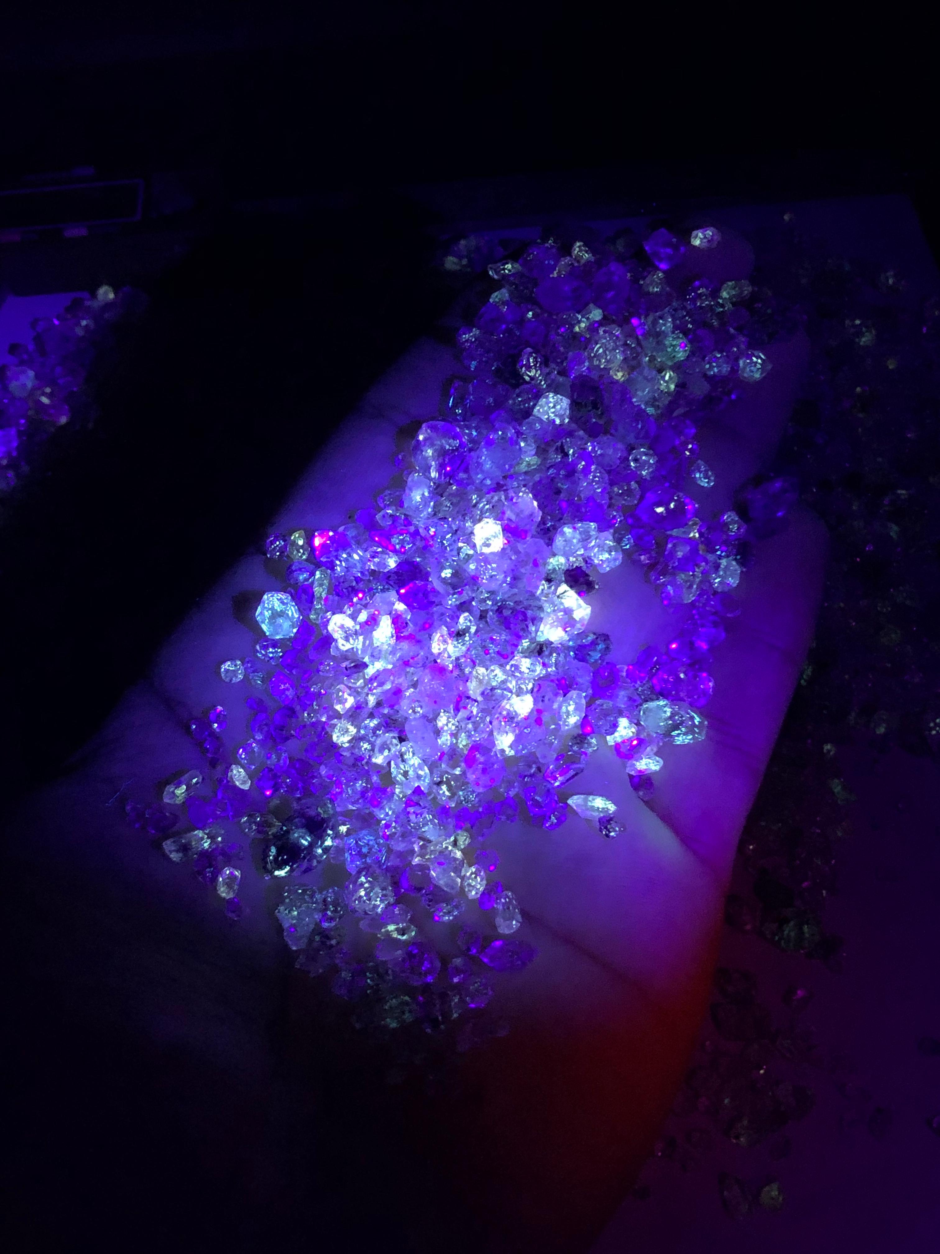 571g Afghan diamond quartz bulk crystals

