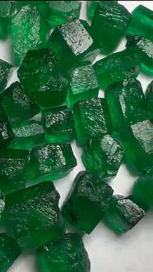 100 carats Facet Grade Rough Green Emerald Stones