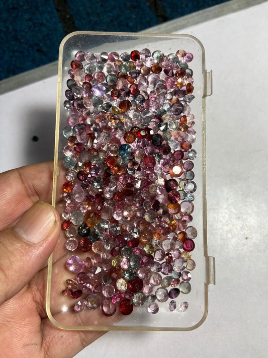 30 carats 1mm to 2mm Round Brilliant Loose Burma Spinels