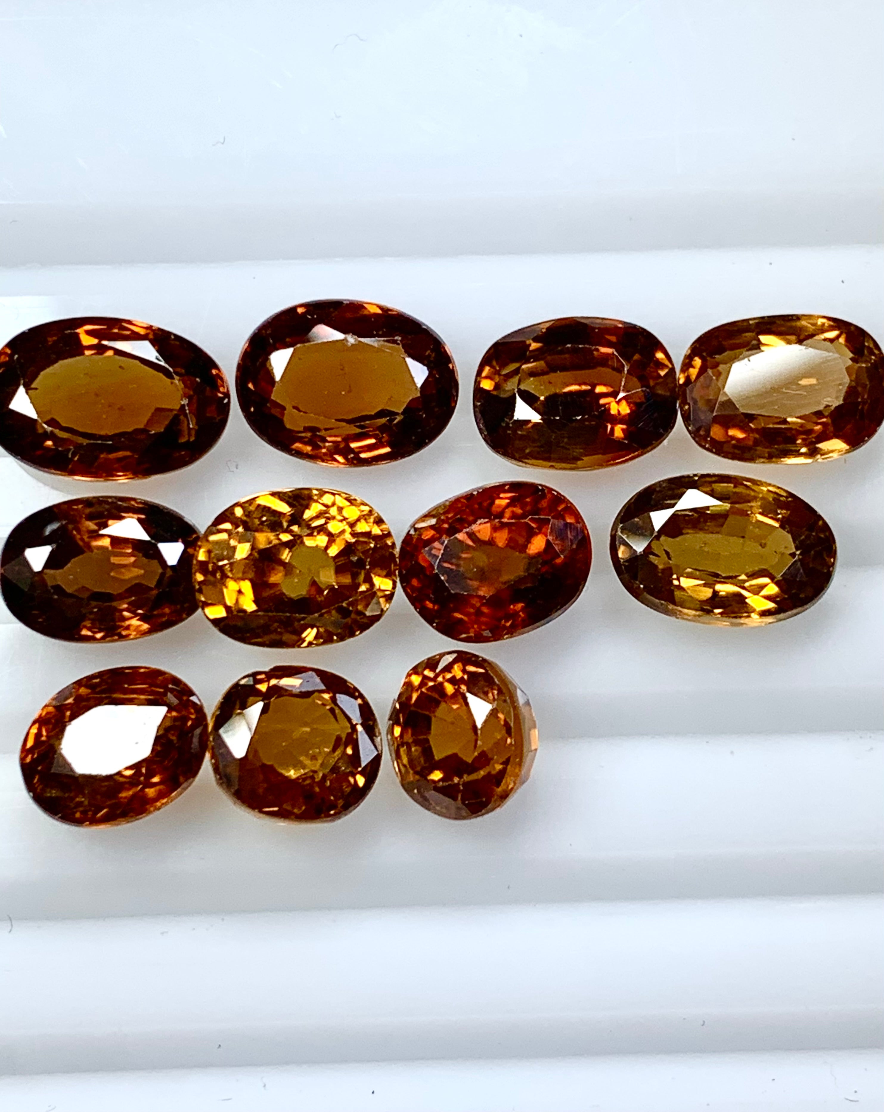 Brown zircon carat weight

