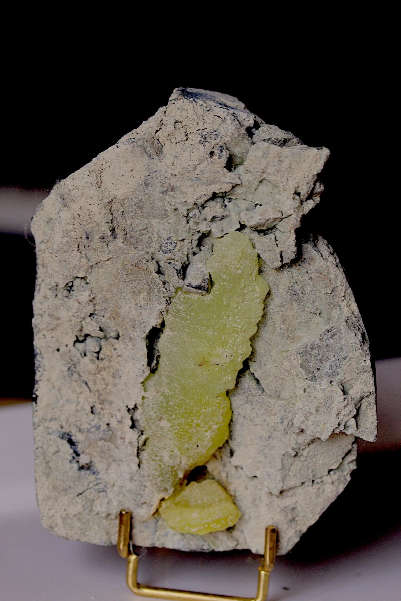 Brucite mineral specimen for display cabinet