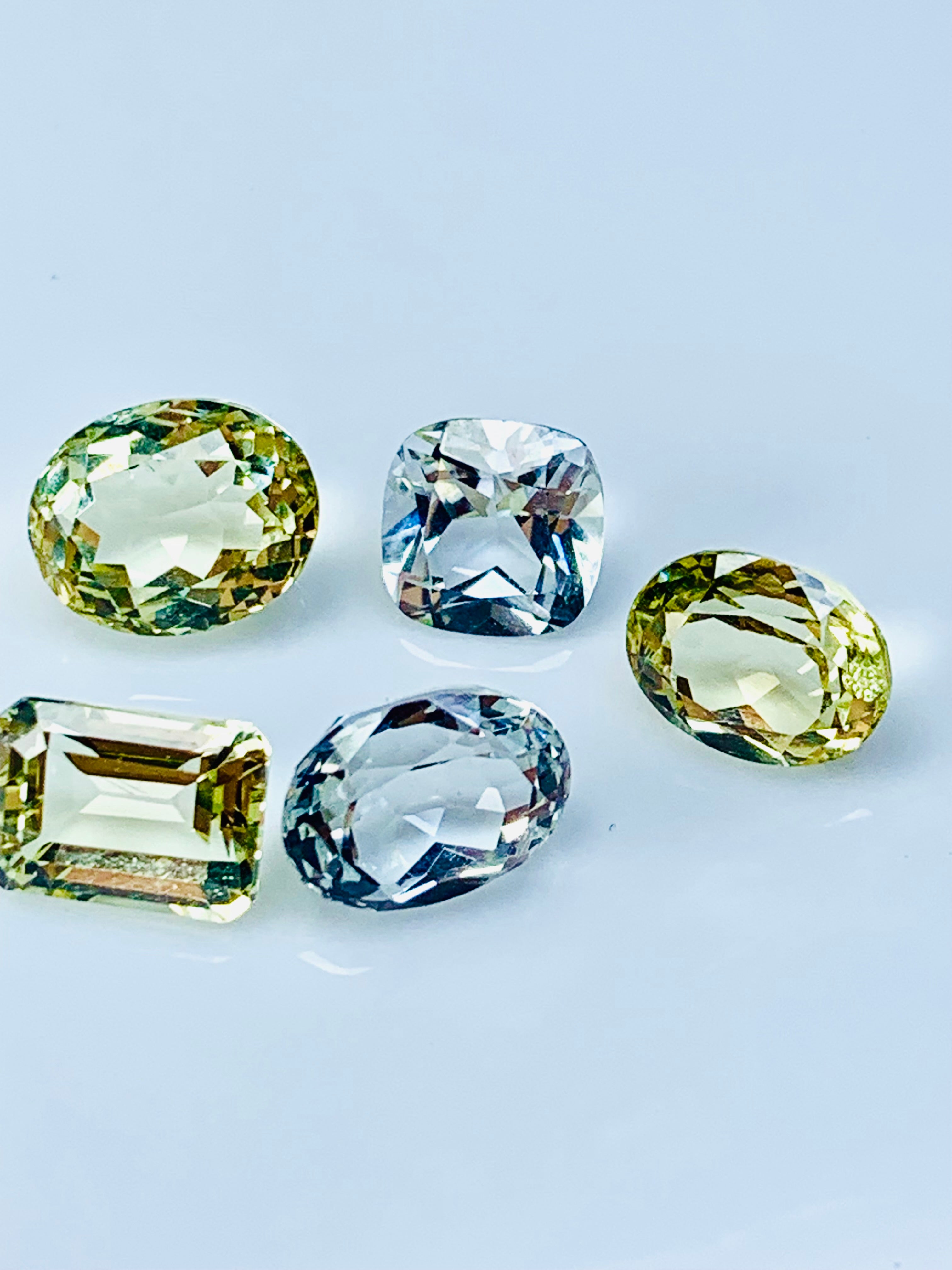 Goshenite loose stone
