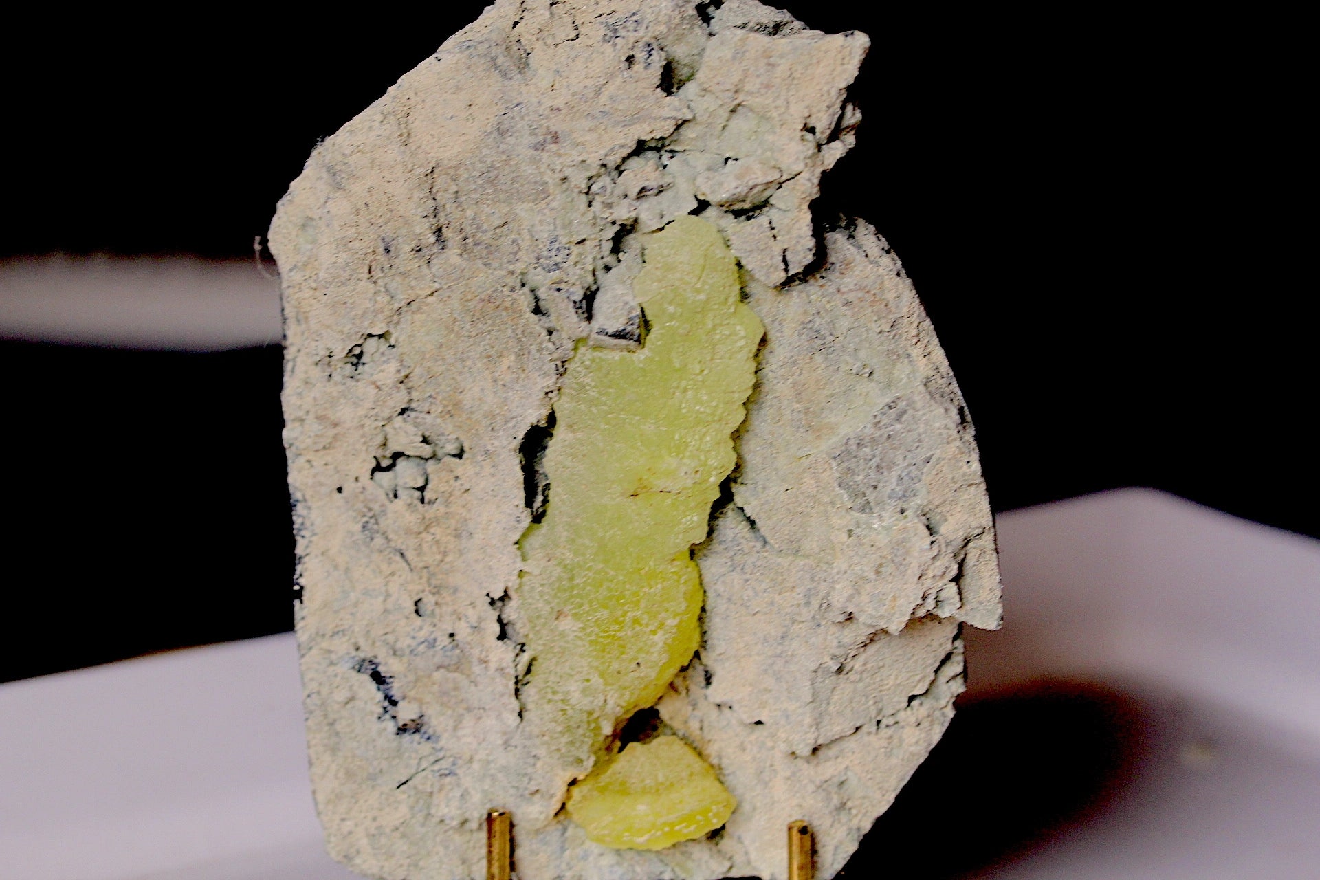 Large Brucite crystal on matrix specimen