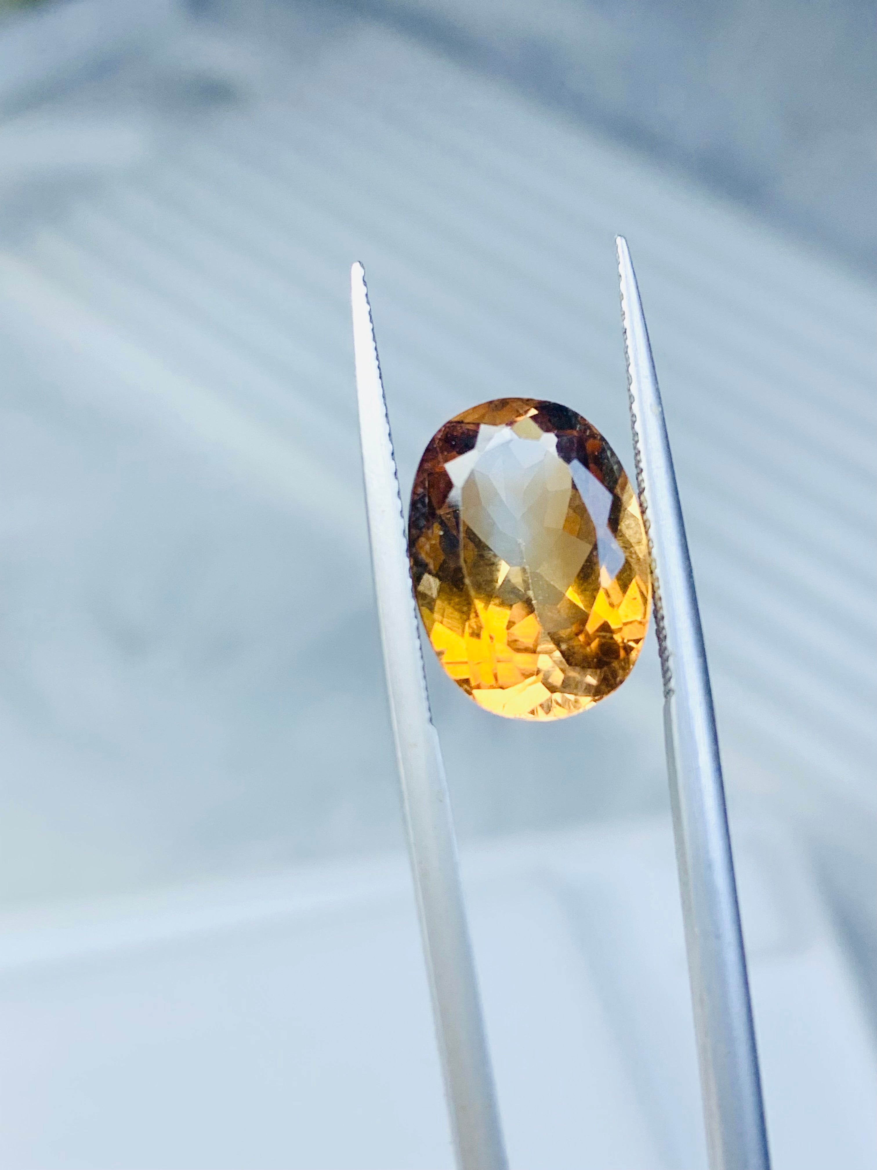 Brown topaz color varieties

