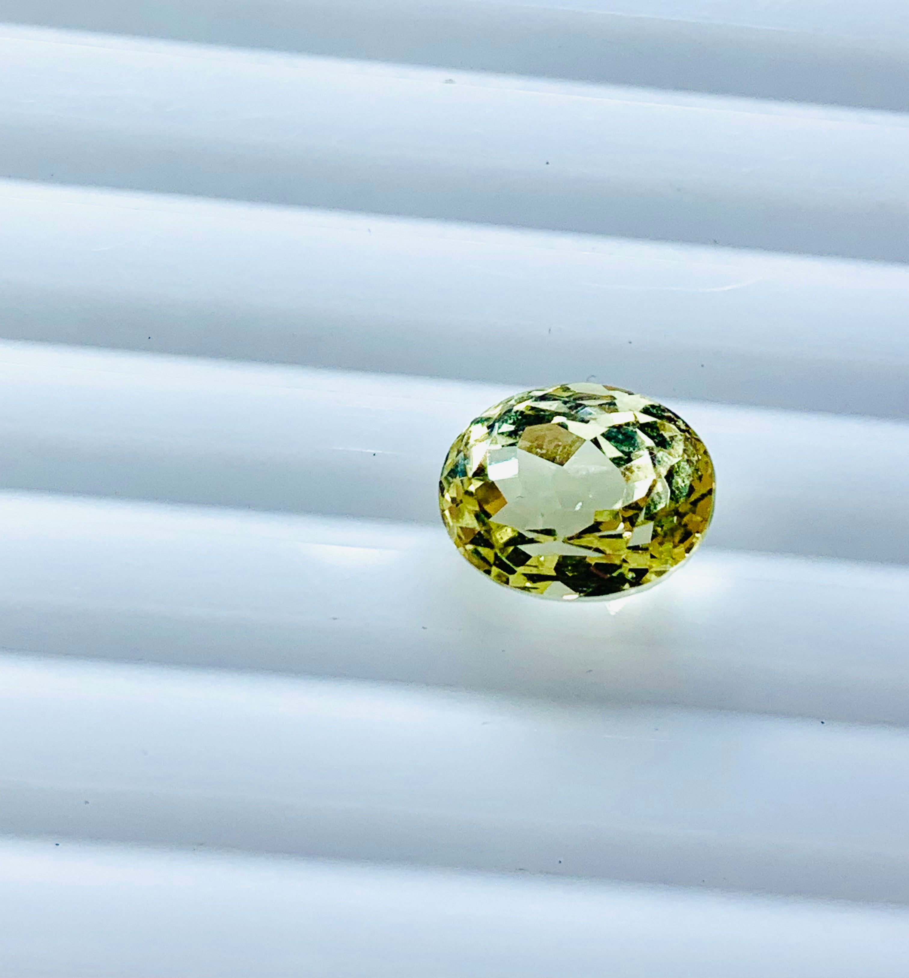 Faceted heliodor gemstone


