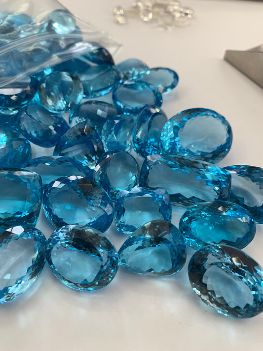 Loose topaz jewelry