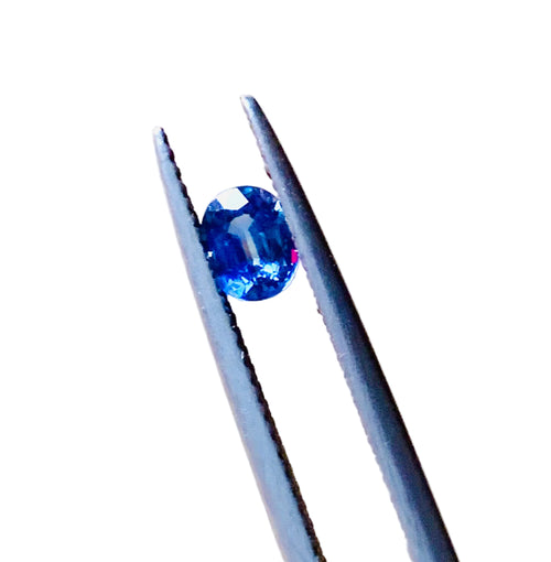 premium transparent Ceylon blue sapphire good clarity gemstone
