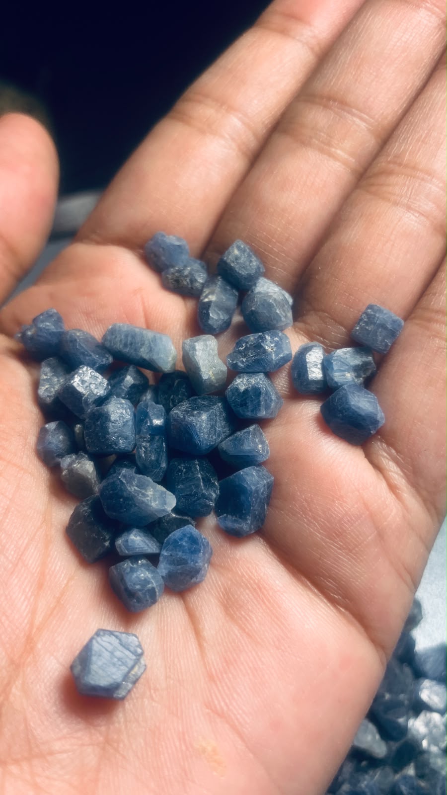 jewelry making 250 g blue sapphire rough stones

