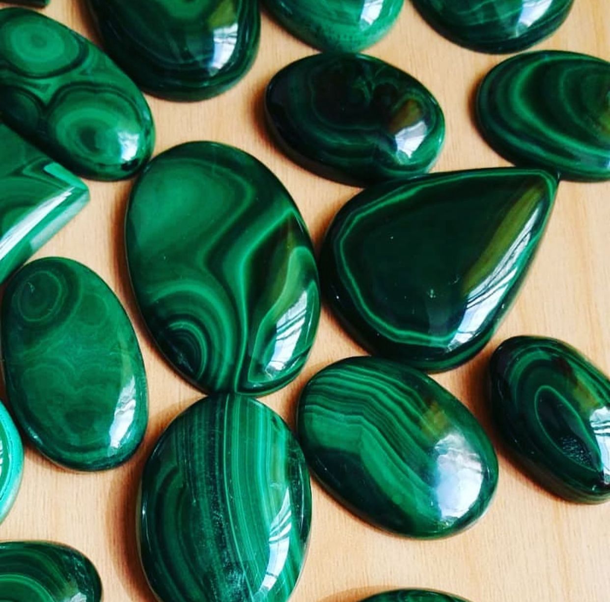 malachite gemstone
