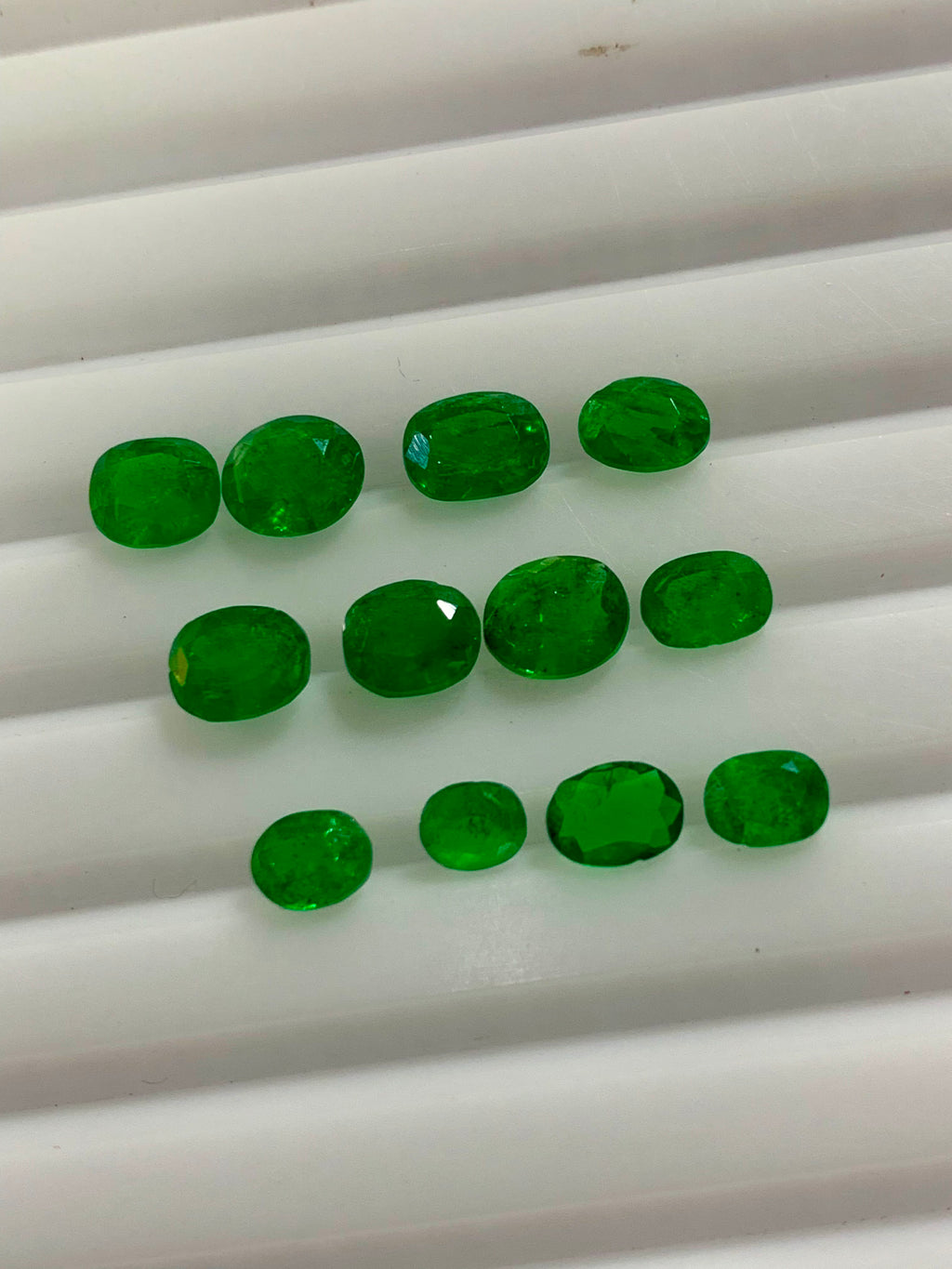 untreated natural garnet gemstones