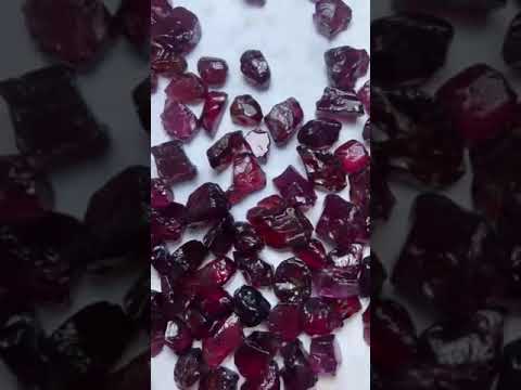raw stone rhodholite garnet