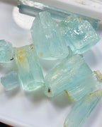 rough aquamarine facet grade natural stone