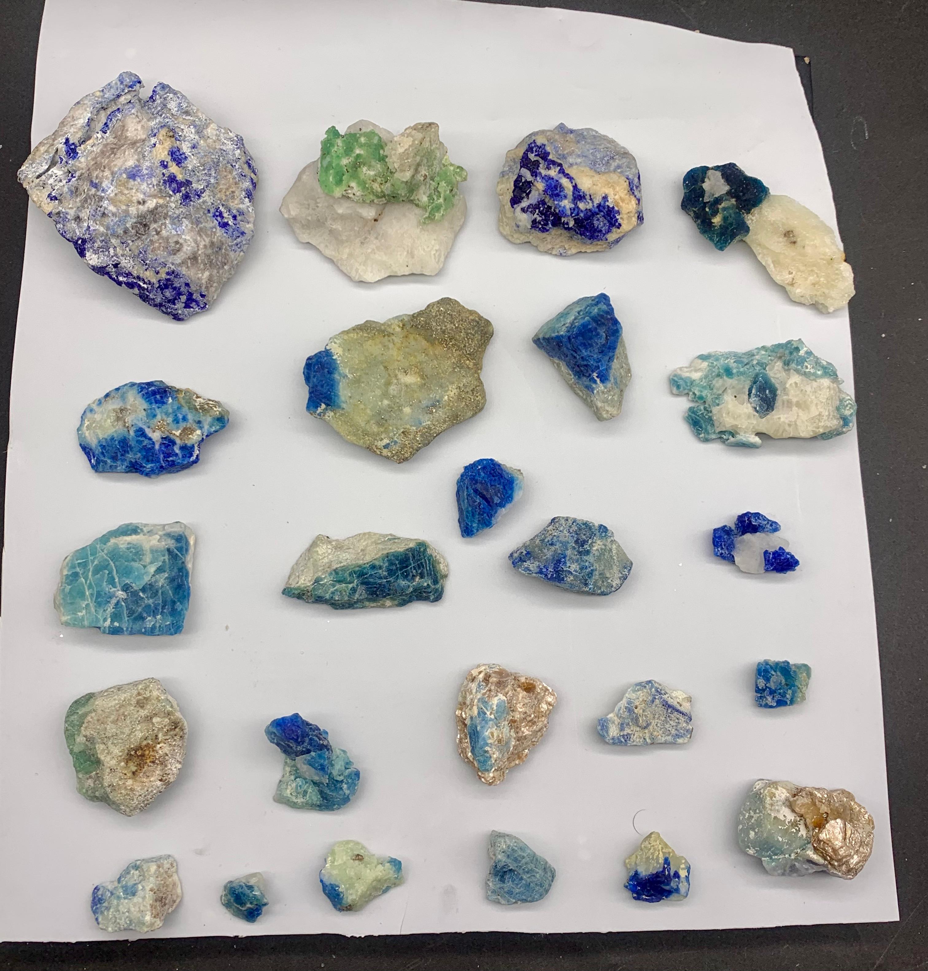 550 Gram Fluorescent Max Specimen Lot With 8 Grams  Peridot Specimen