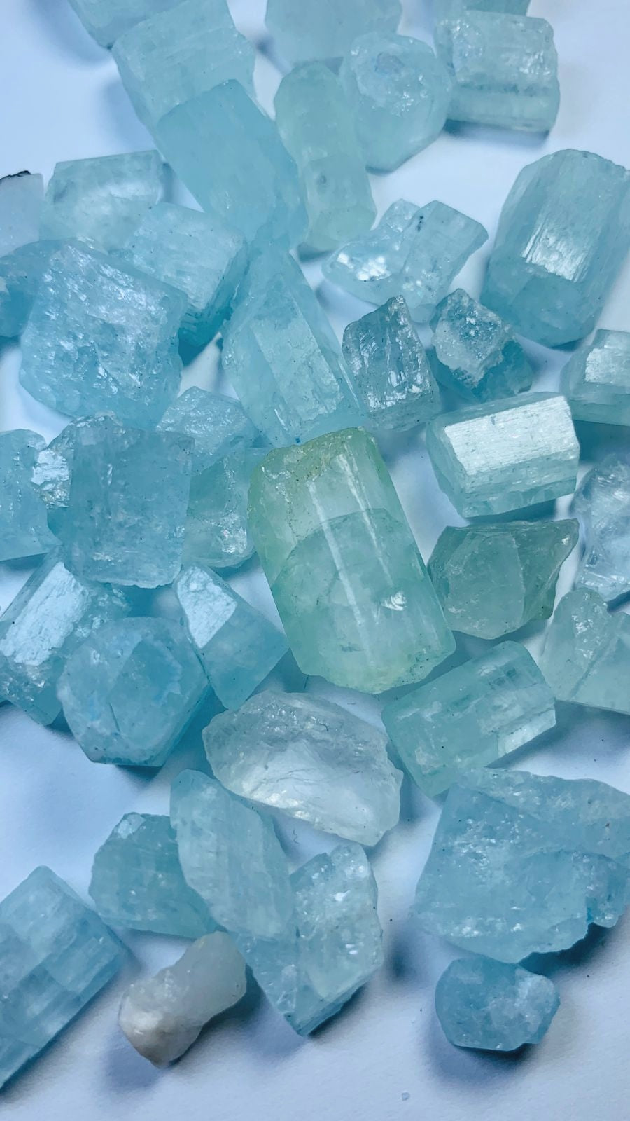 84 Grams Blue Raw Aquamarine For Faceting