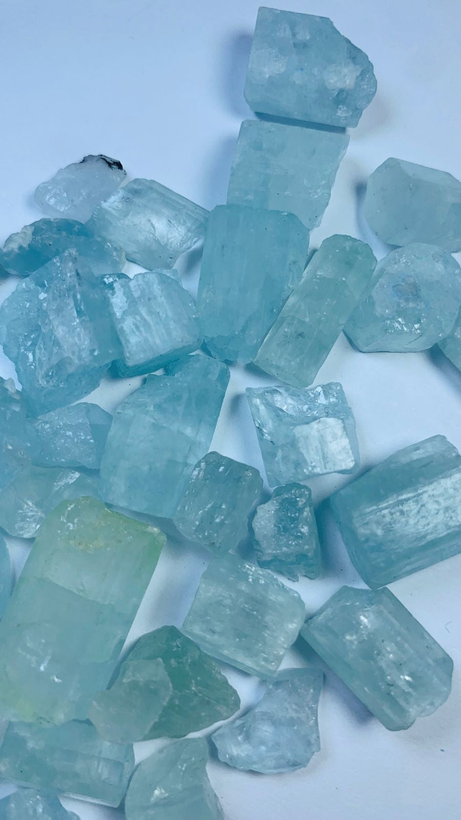 84 Grams Blue Raw Aquamarine For Faceting