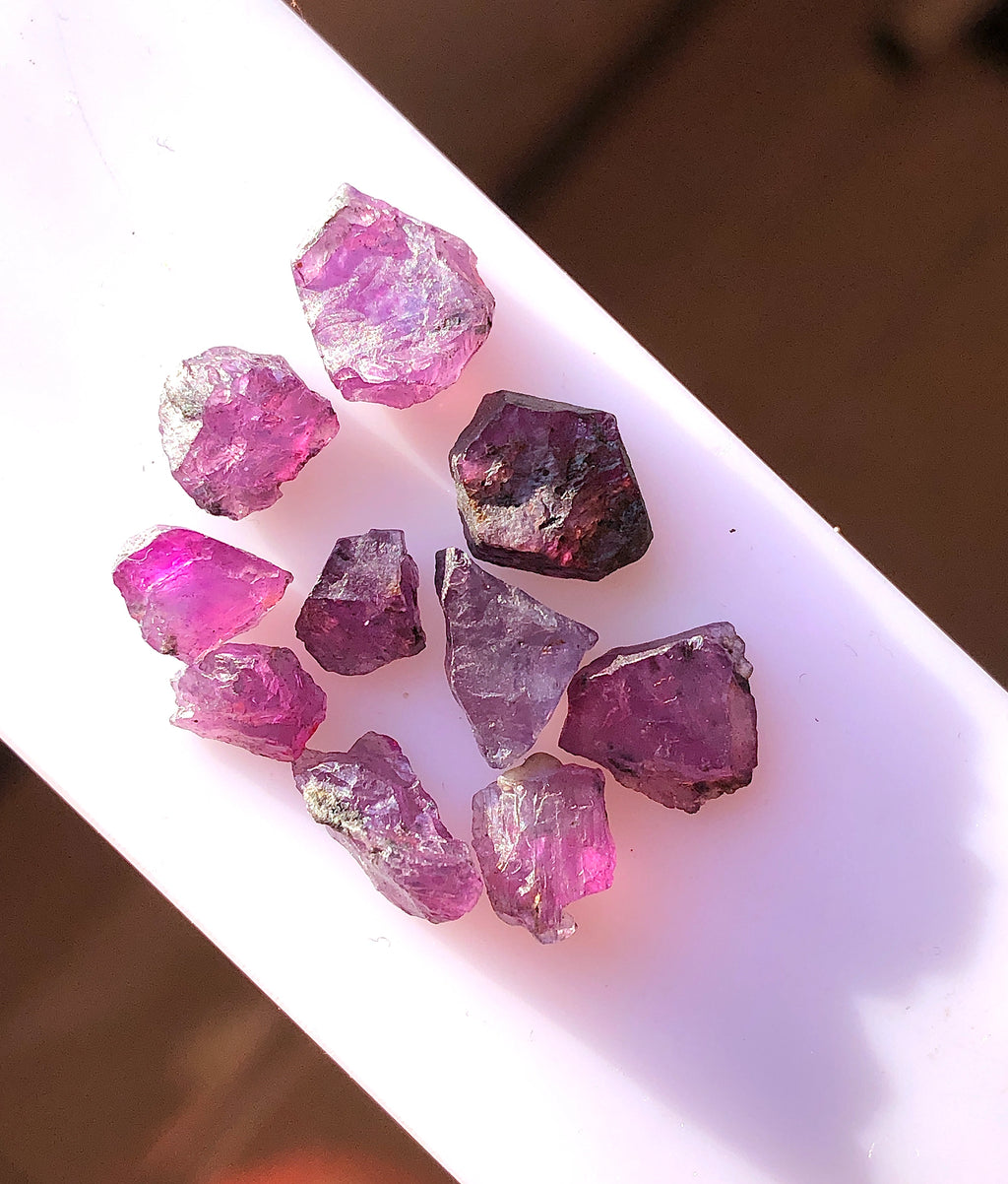 natural rough Kashmir sapphire

