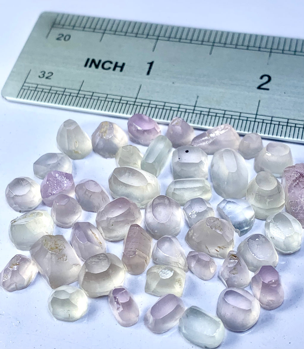 natural raw kunzite crystals